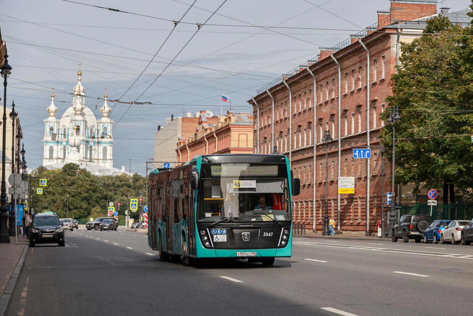 Новый маршрут связал намыв Васильевского острова с центром Петербурга