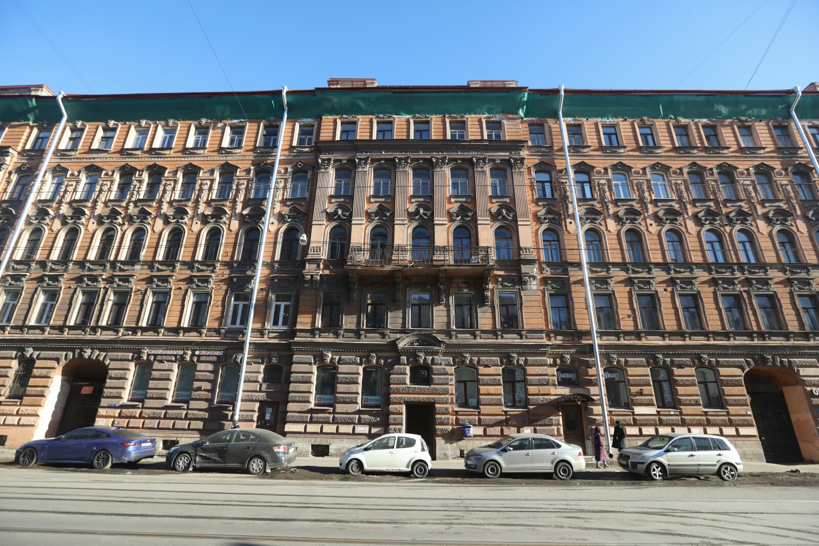 Петербург лидирует по продаже комнат в коммунальных квартирах