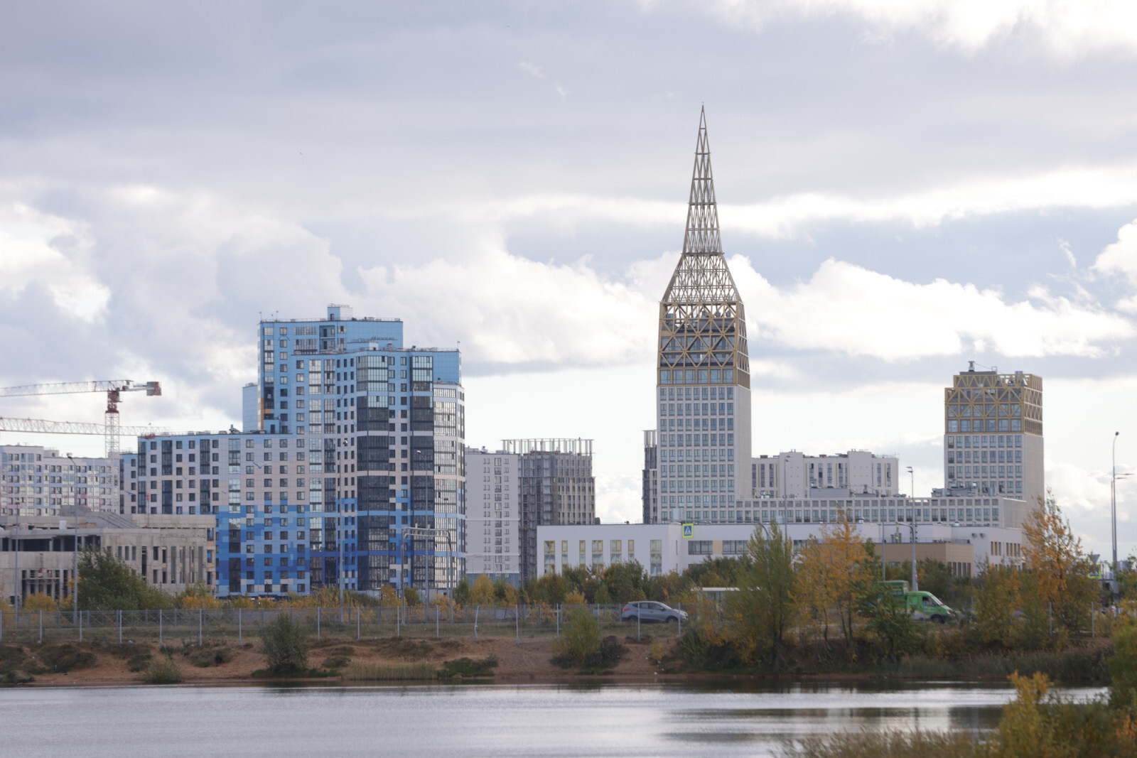 Новостройки Петербурга и Москвы подорожали почти на 8% за III квартал
