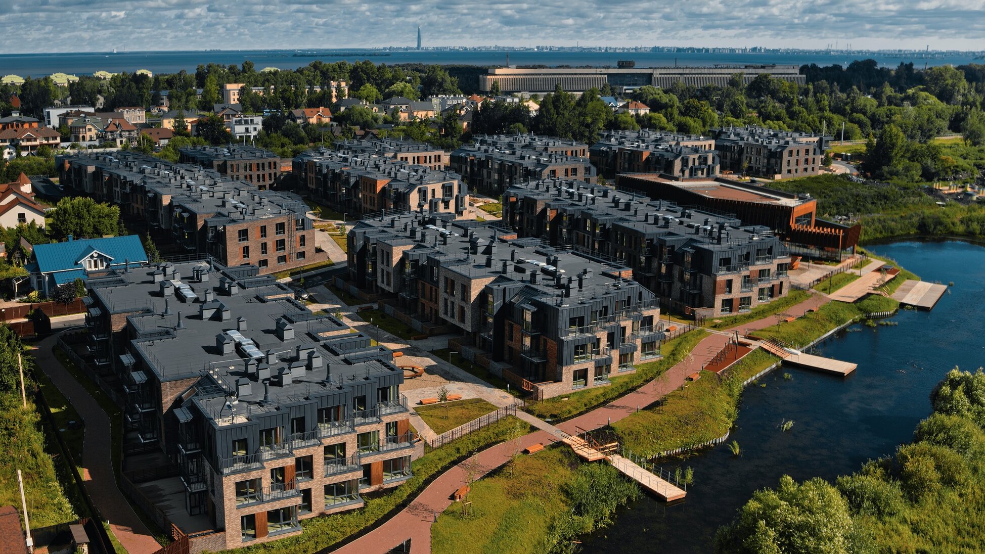 ЖК «Veren Village Стрельна»  от VEREN GROUP — малоэтажный бизнес-класс у озера