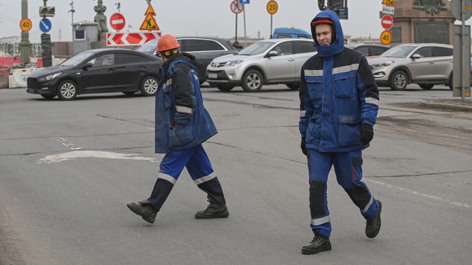 В Петербурге открыли движение по новому участку улицы Коммуны