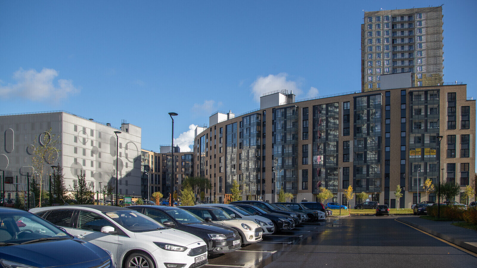 В Москве продают самое дорогое машино-место за 46 млн рублей