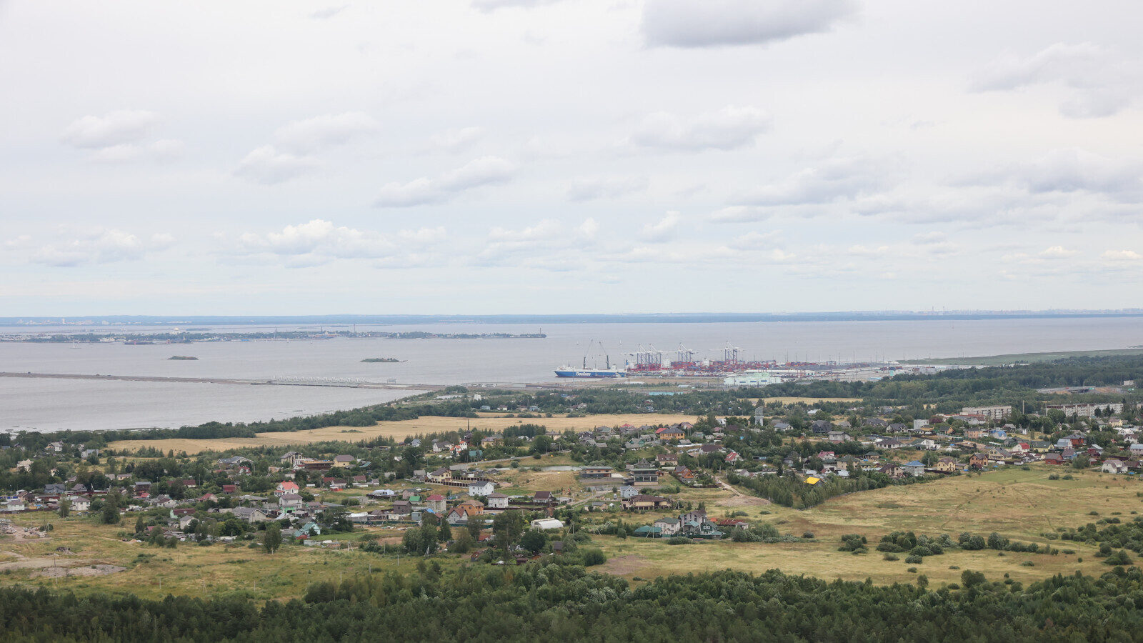 Цены на загородную недвижимость под Петербургом