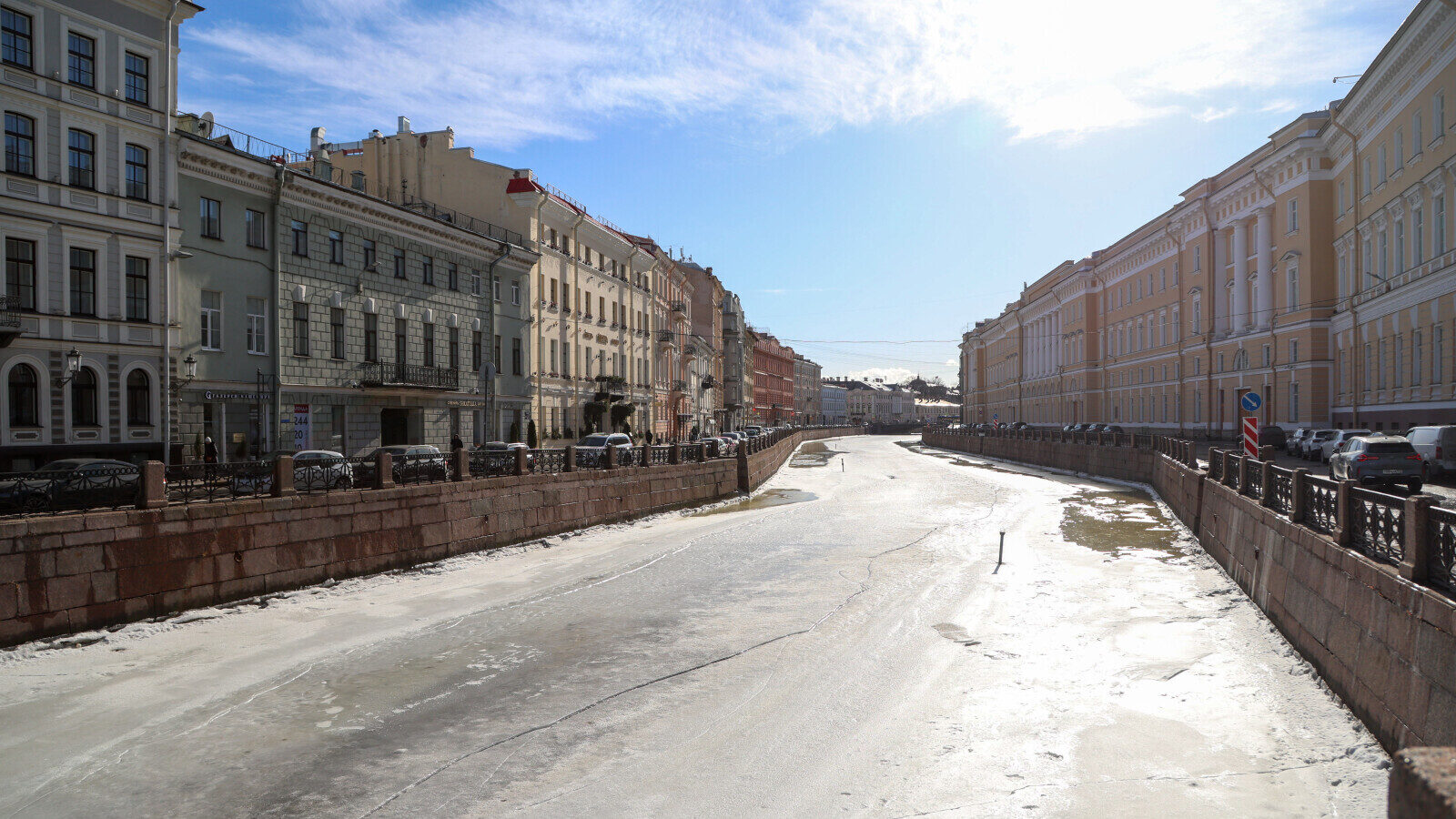Цены на жильё снизились почти в каждом третьем крупном городе