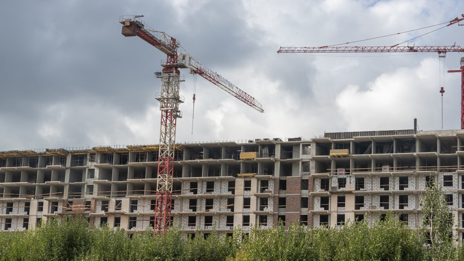 Программа льготной ипотеки для семей с детьми до 14 лет отложена из-за бюджетных ограничений