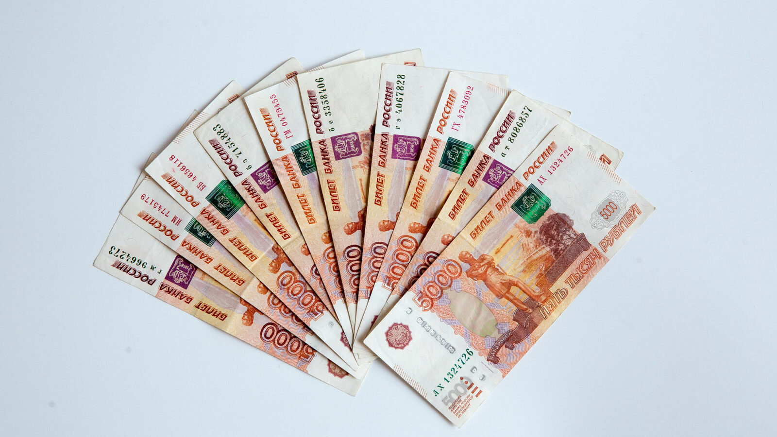 В России могут запретить сделки с жильём за наличные: Генпрокуратура поддержала инициативу