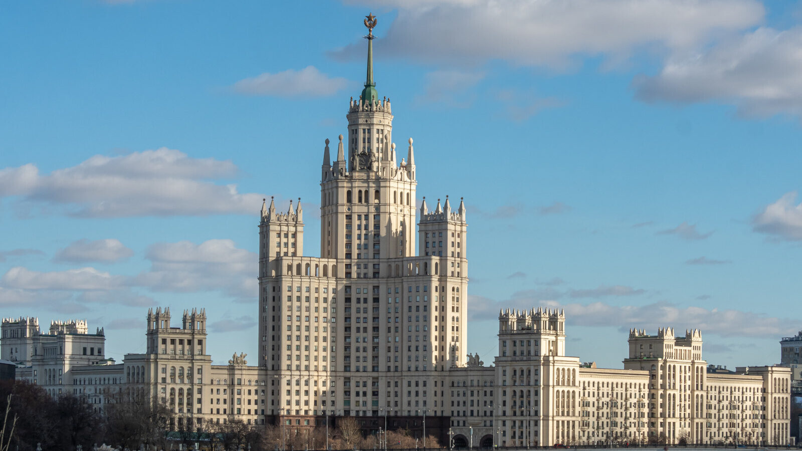 Рост цен и стагнация спроса: итоги рынка элитного жилья Москвы в 2025 году