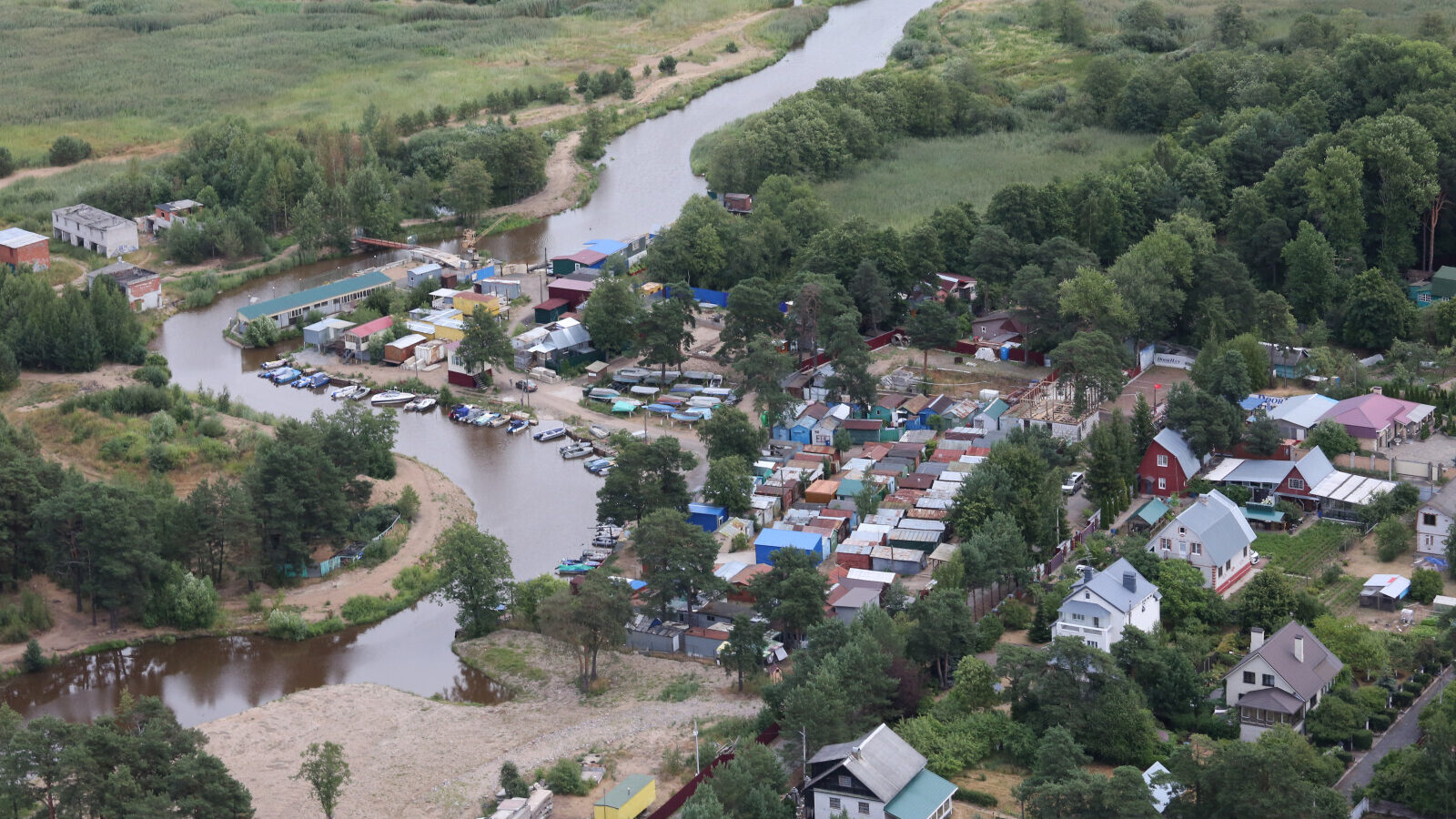 У многодетных семей в России запретят изымать землю