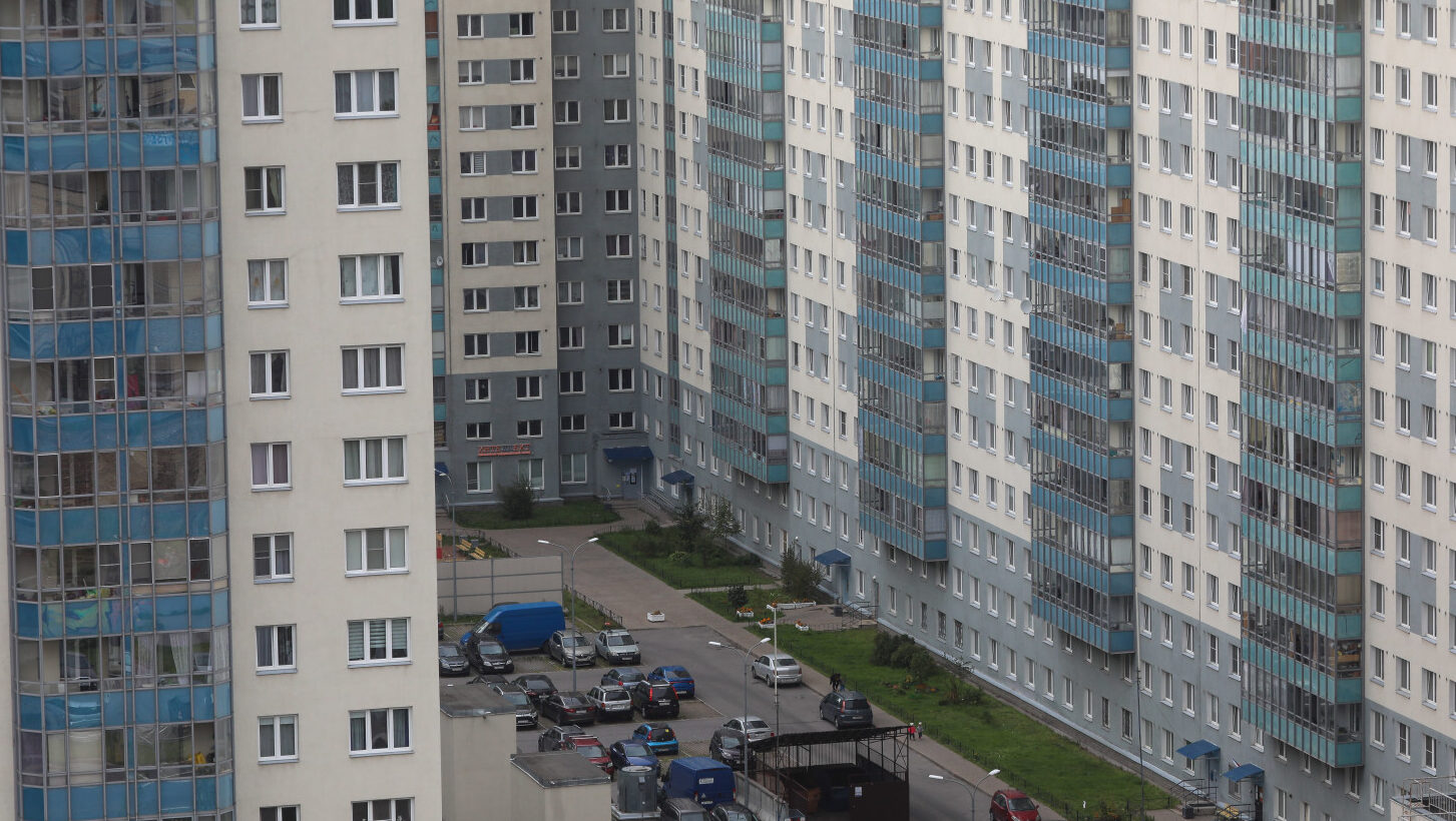 Меры поддержки для молодых многодетных семей при покупке жилья в России